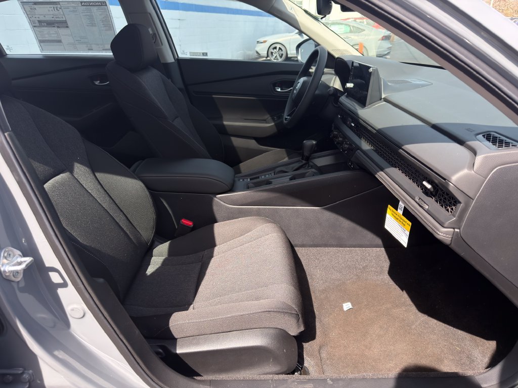 New 2026 Urban Gray Pearl Honda SE image 24