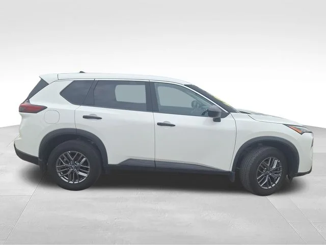 Used 2025 White Nissan S image 9
