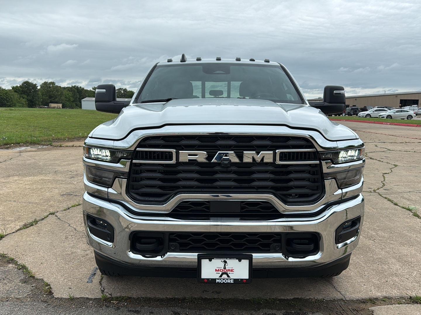 New 2026 Bright White Clear-Coat Exterior Paint RAM Tradesman image 2