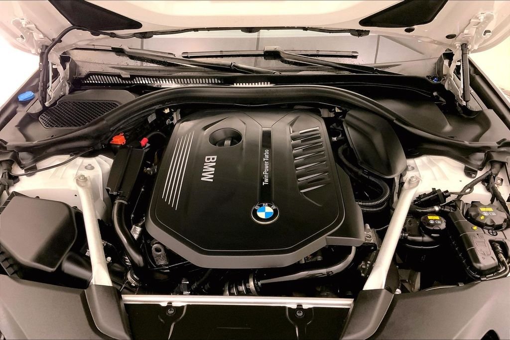 Used 2019 Mineral White Metallic BMW  image 9