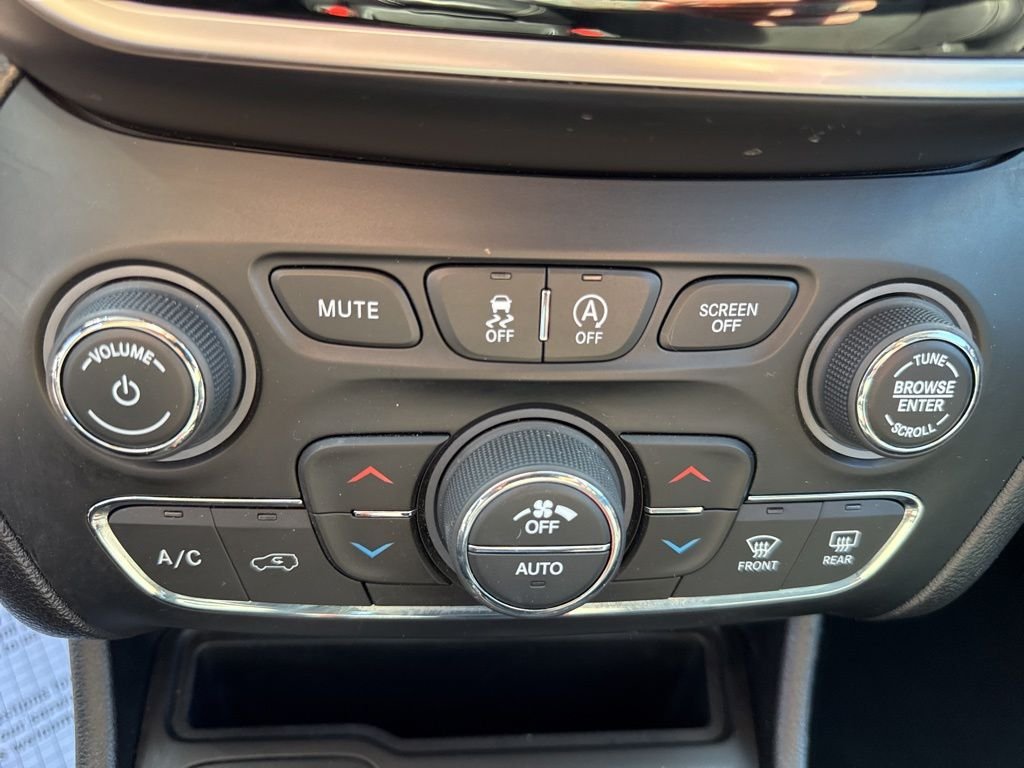 Used 2020 White Jeep Limited image 32