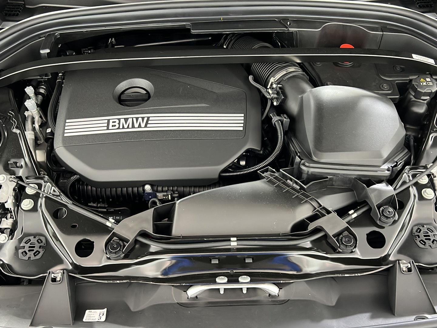 New 2026 Black Sapphire Metallic BMW xDrive28i image 28