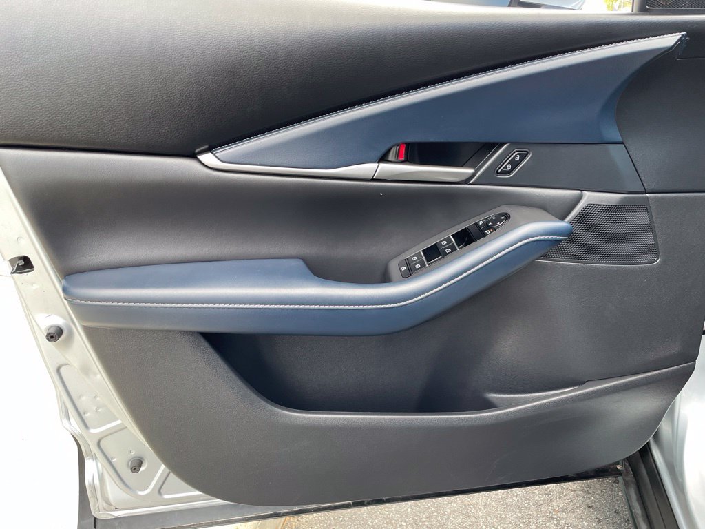 Used 2020 Silver Mazda Select image 9