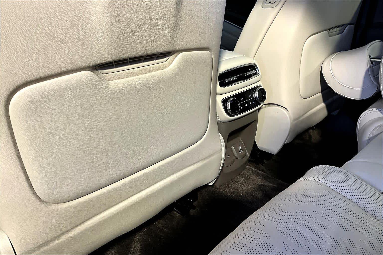 2024 GENESIS GV80 Standard - Photo 35