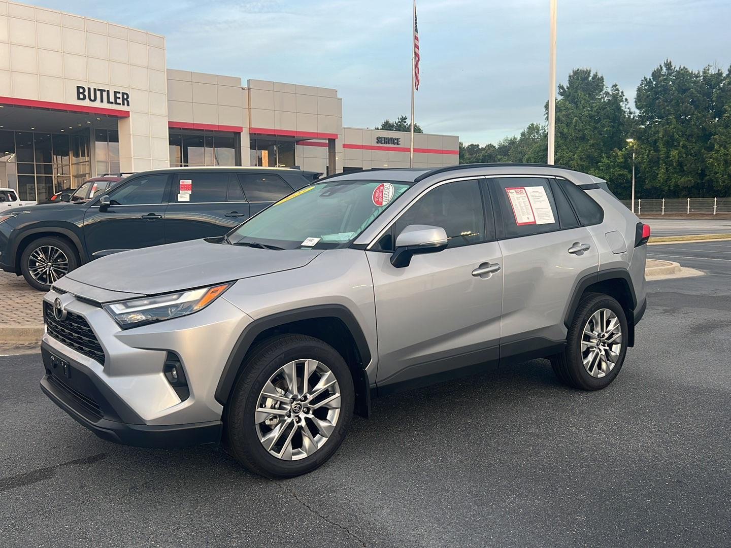 2025 Toyota RAV4 XLE Premium