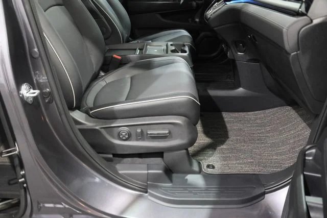 New 2026 Modern Steel Metallic Honda Touring image 18
