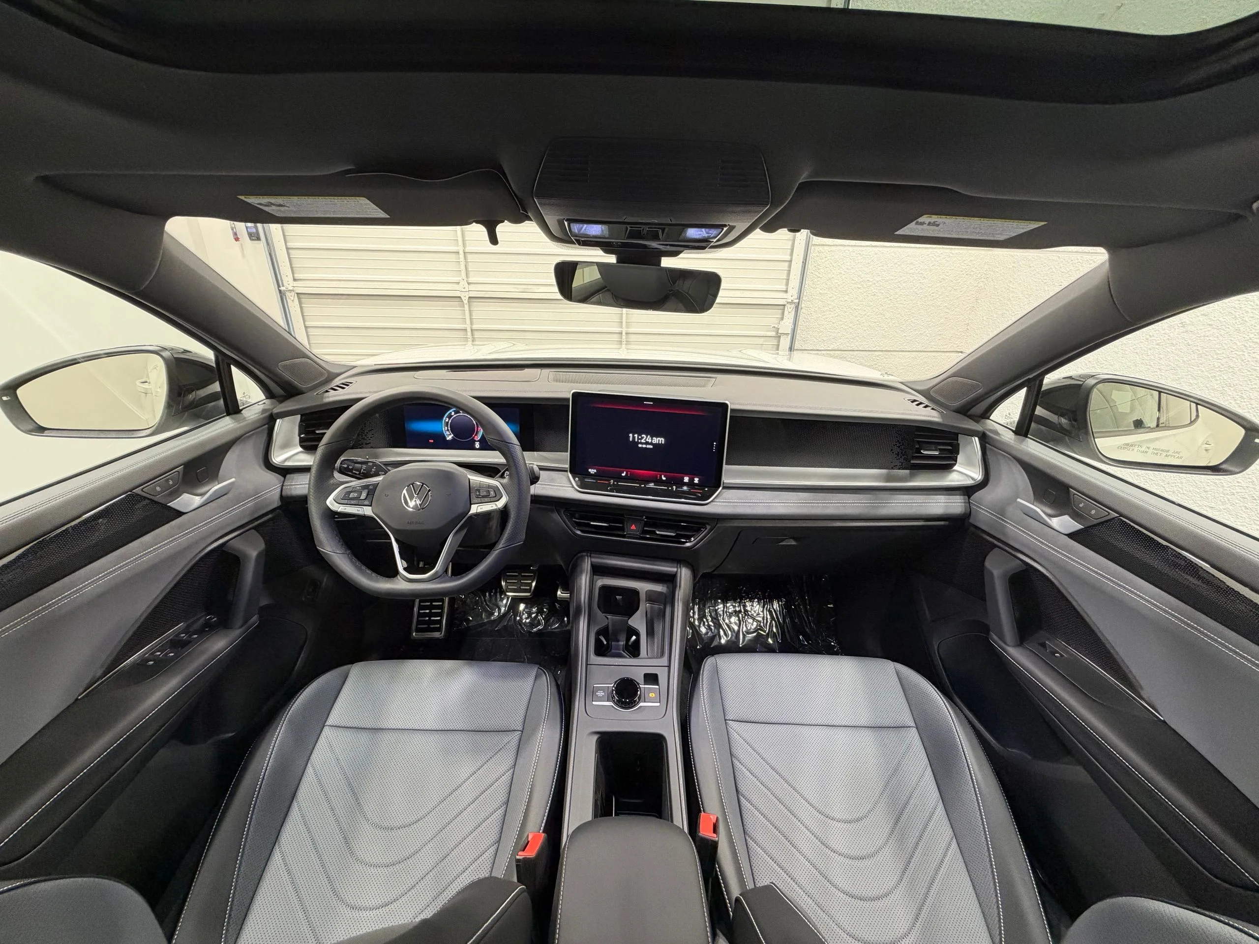 New 2026 White Volkswagen SE R-Line Black image 31