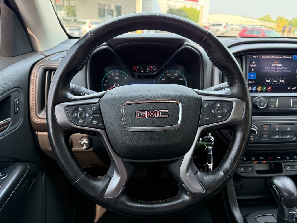 Used 2022 White GMC AT4 w/Leather image 22