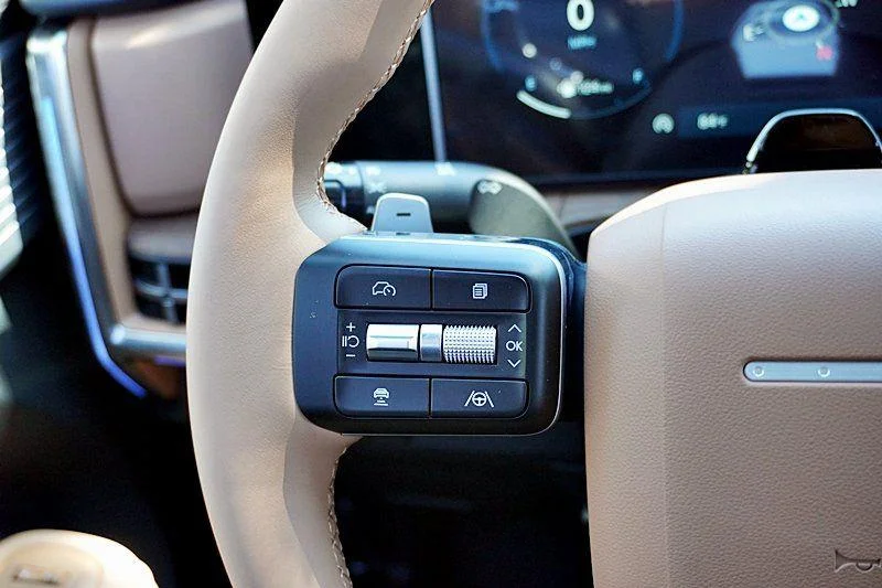 2025 Hyundai Santa Fe Limited - Photo 43