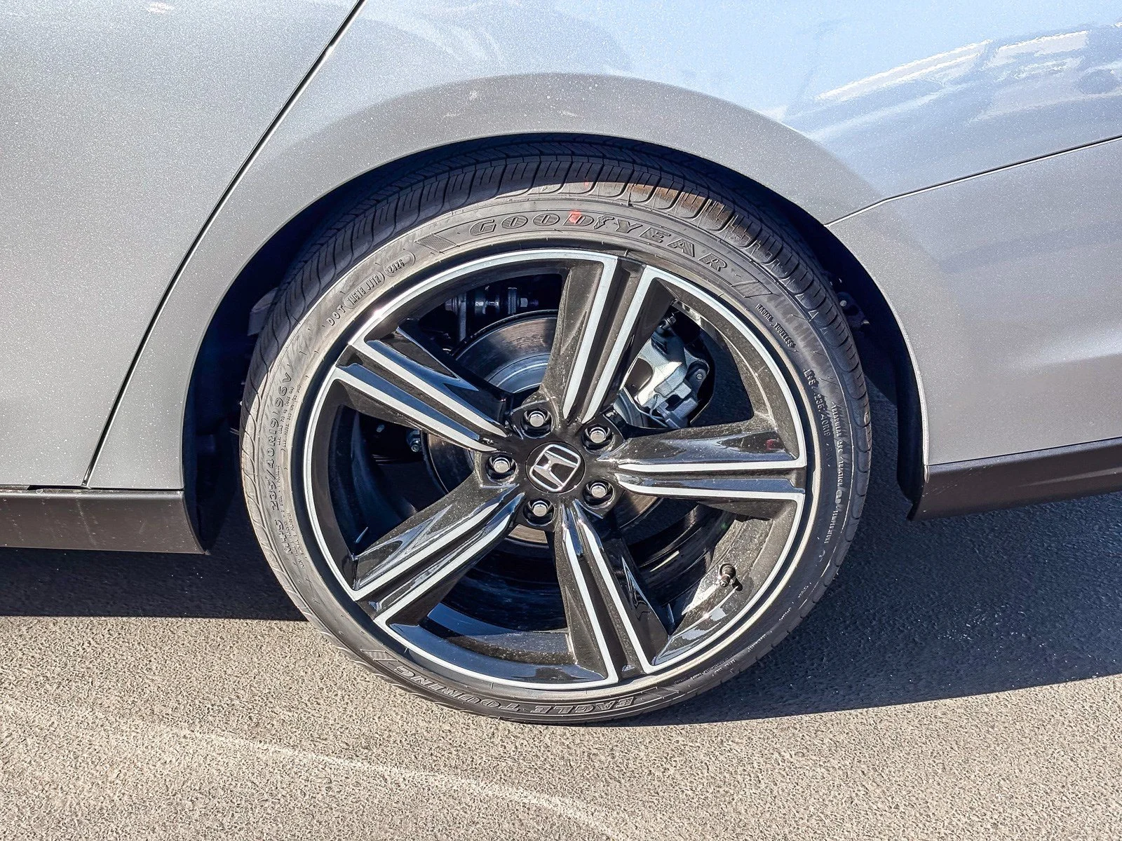 New 2026 Solar Silver Metallic Honda SE image 11