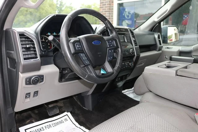 Used 2015 Oxford White Ford XLT image 27