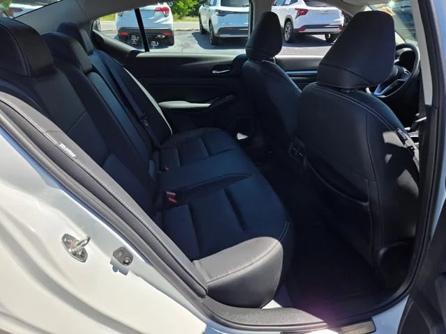 Used 2023 White Nissan 2.5 SL image 22