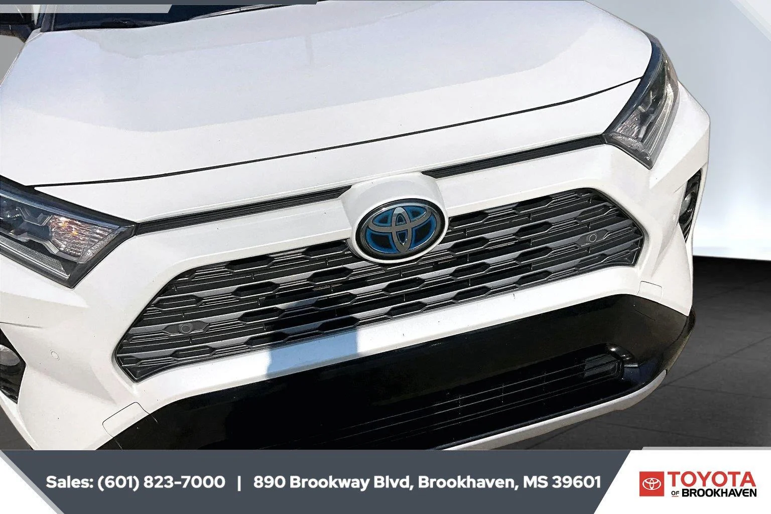 Used 2020 Blizzard Pearl w/Midnight Black Metallic Roof Toyota XSE image 22