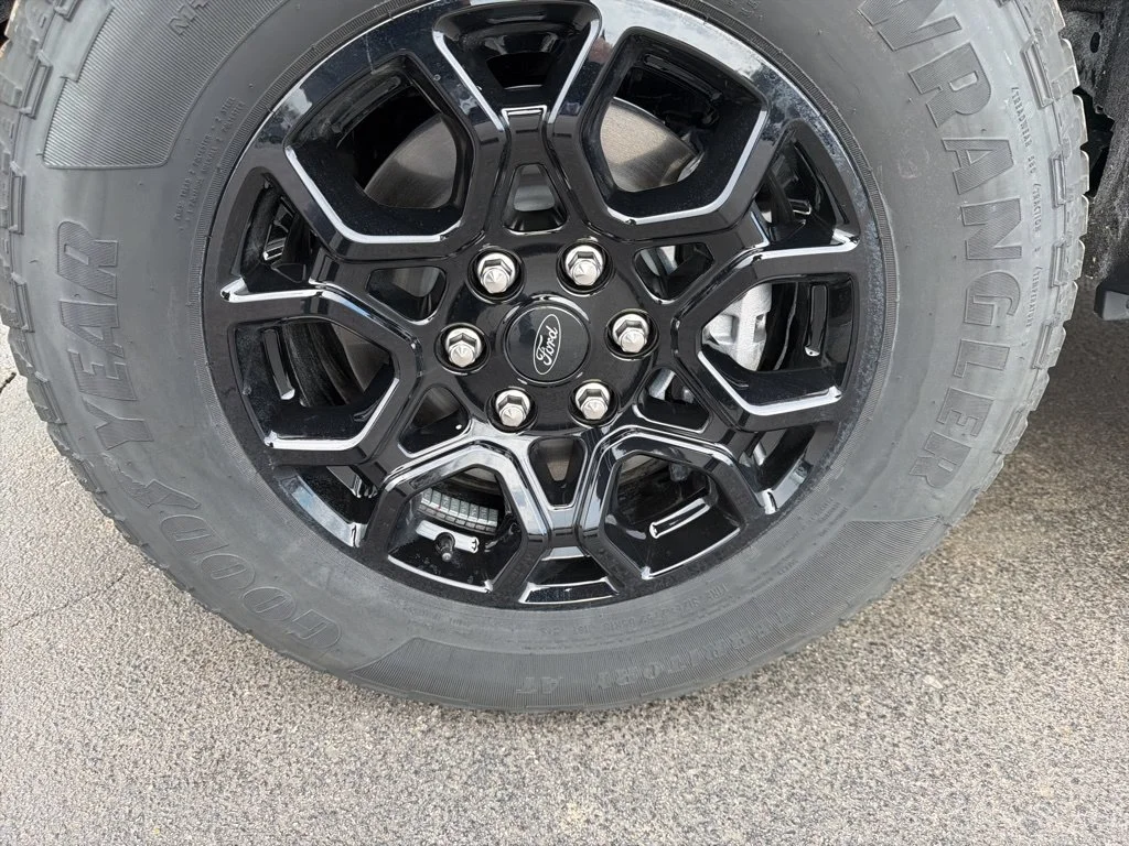 New 2026 Agate Black Metallic Ford XLT image 9
