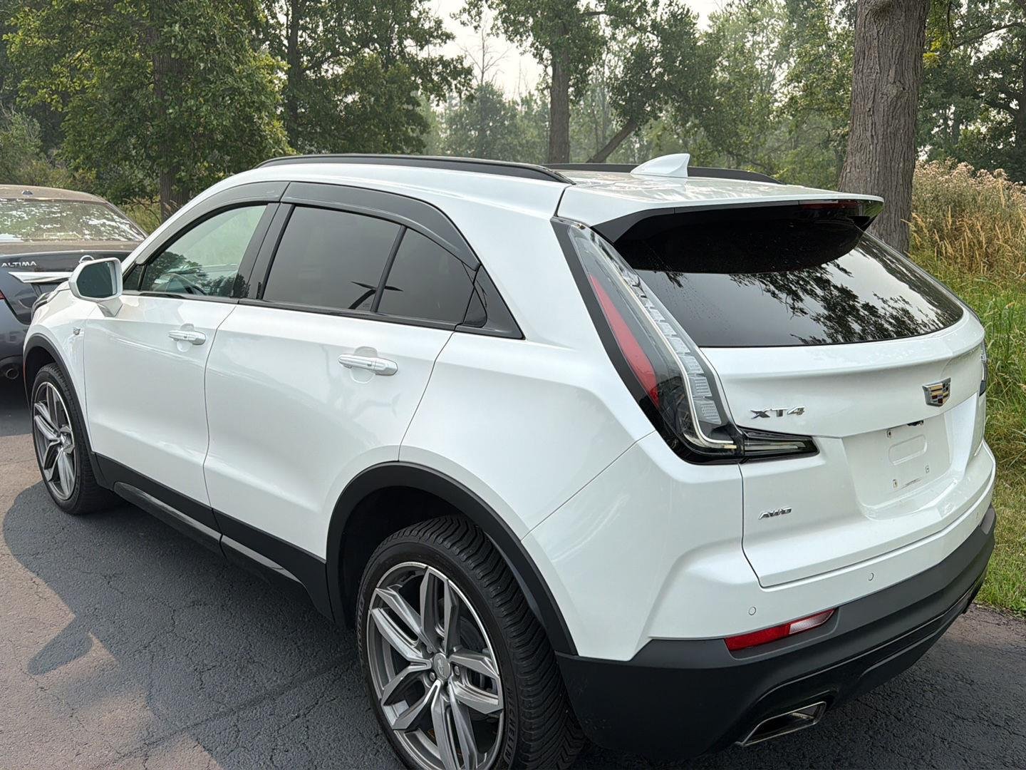 Used 2020 Crystal White Tricoat Cadillac AWD Sport image 3