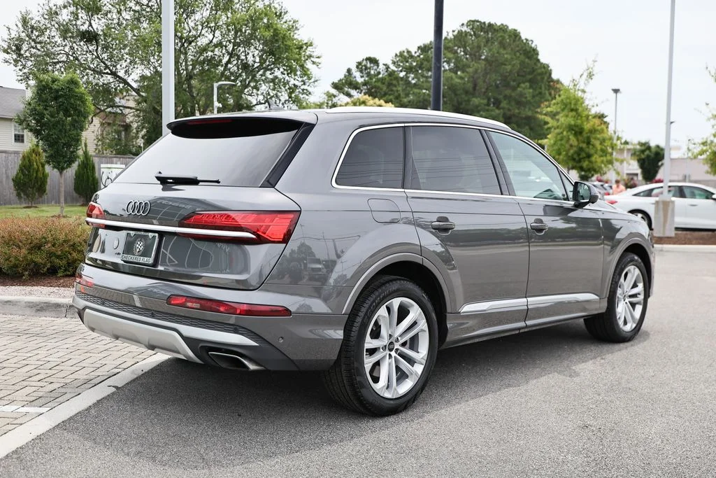 Used 2025 Samurai Gray Metallic Audi 45 Premium image 7