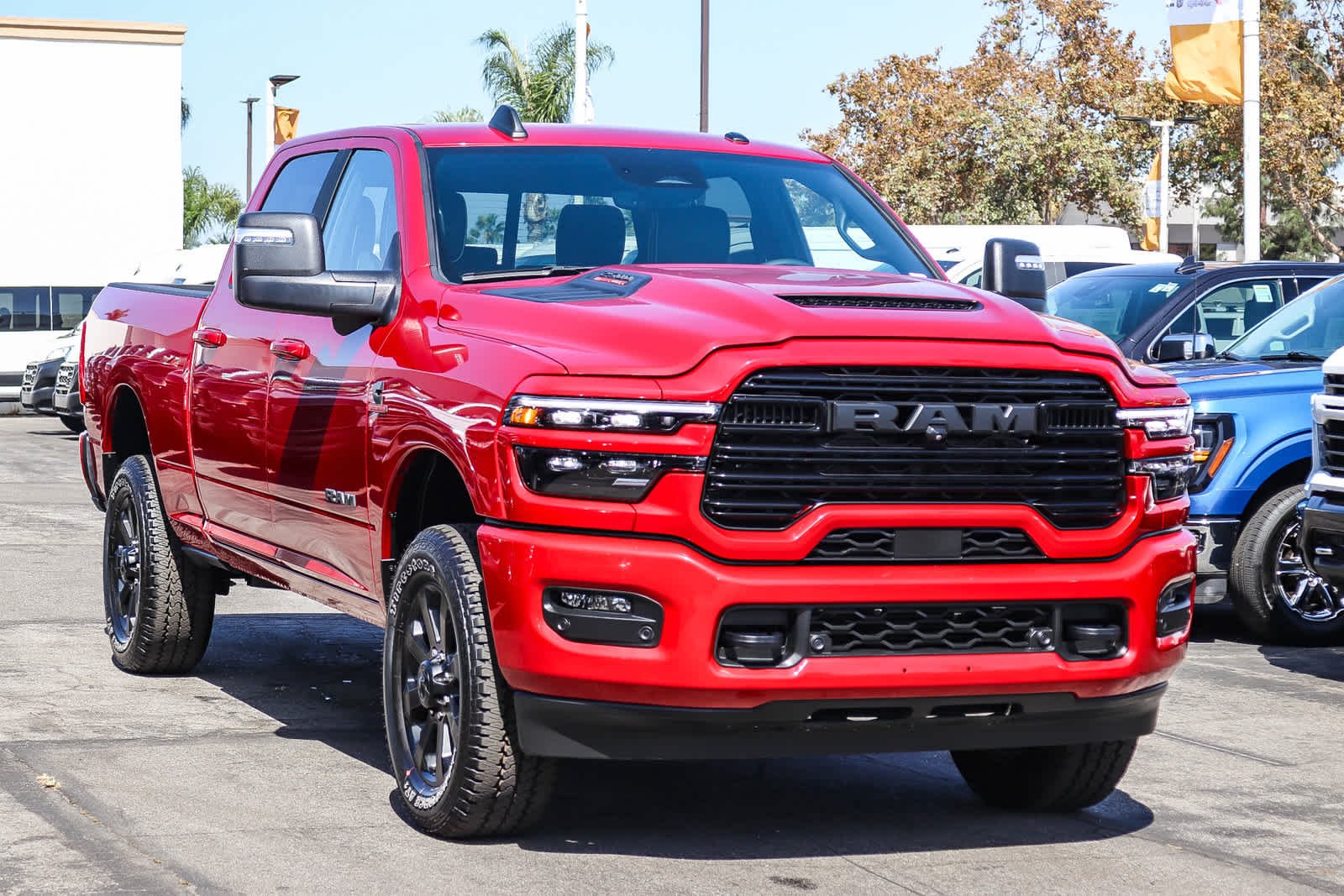 New 2026 Molten Red Pearl-Coat Exterior Paint RAM Laramie image 3