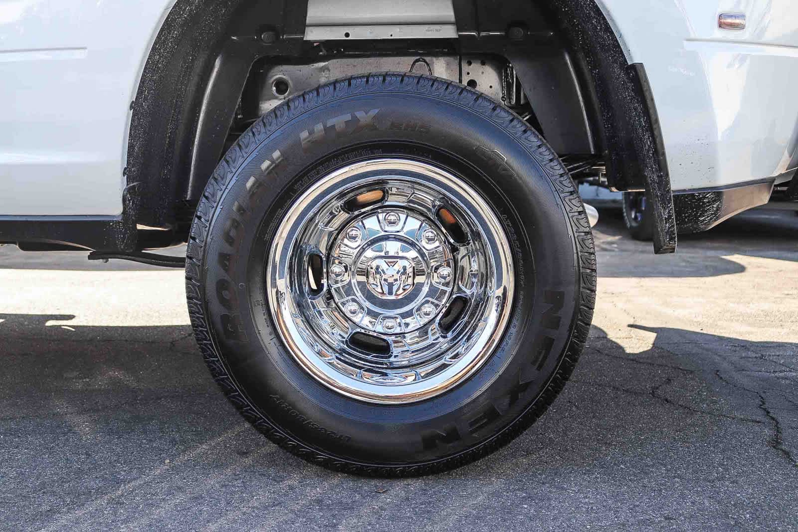 New 2027 Bright White Clear-Coat Exterior Paint RAM Tradesman image 10