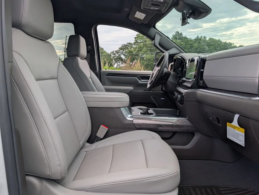 New 2026 Summit White Chevrolet LTZ image 30