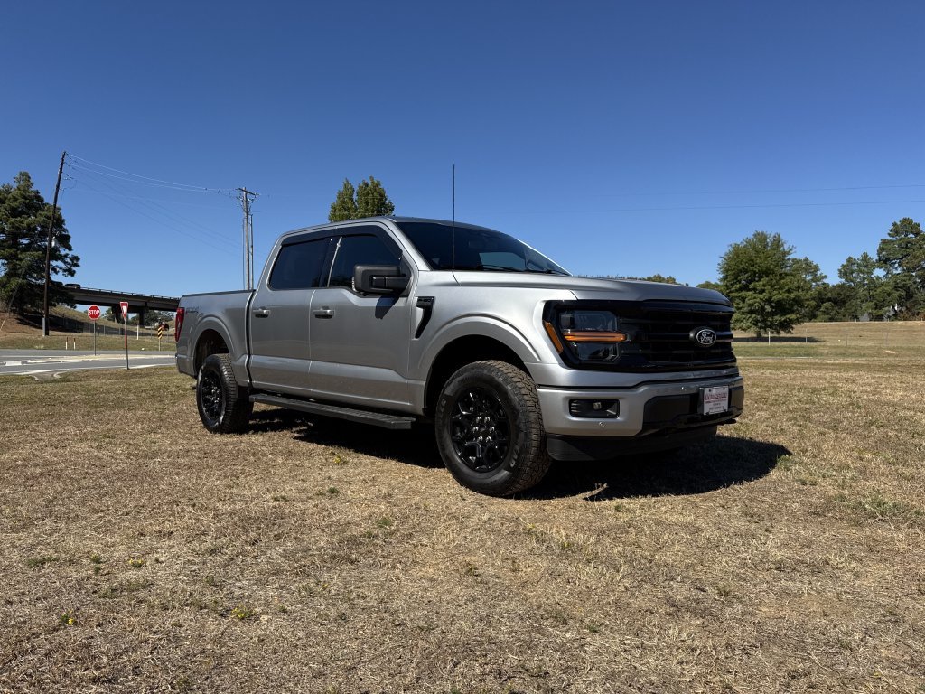 Used 2024 Silver Ford XLT image 3
