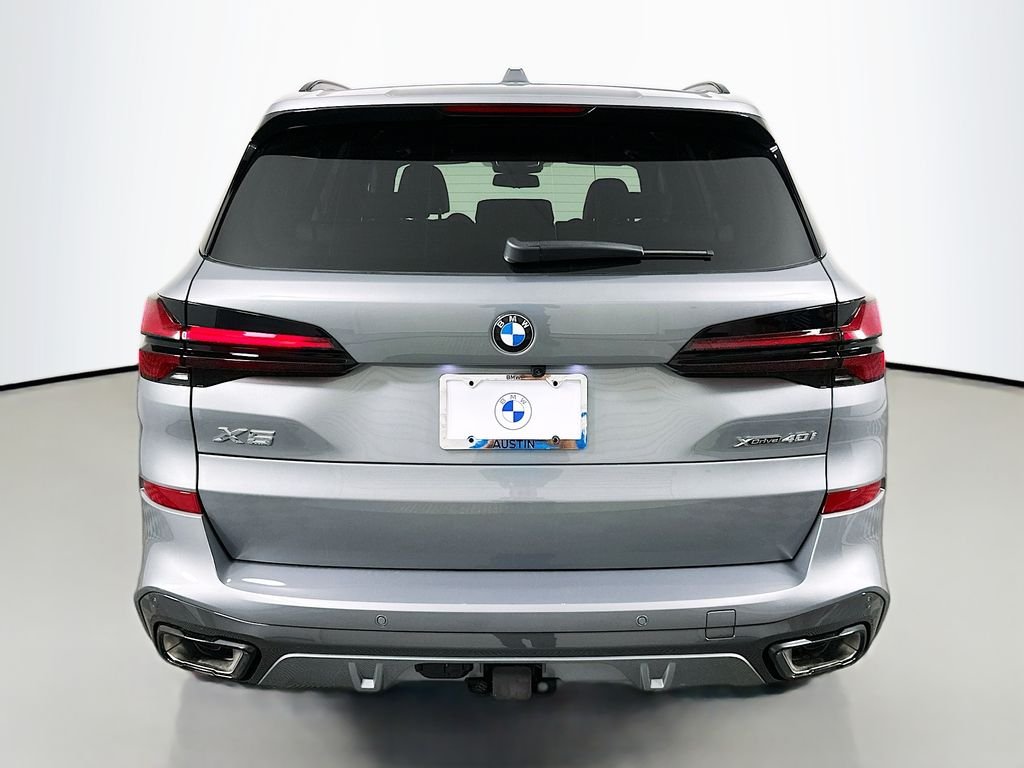 Used 2026 Skyscraper Grey Metallic BMW xDrive40i image 6