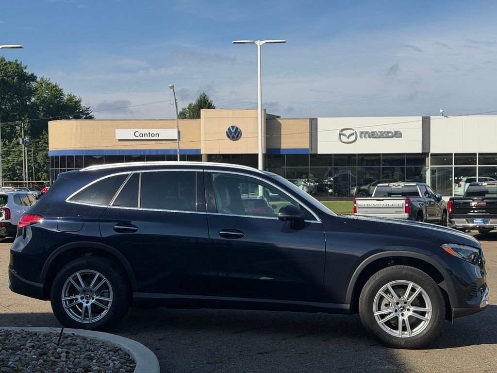 Used 2023 Blue Mercedes-Benz GLC 300 image 5