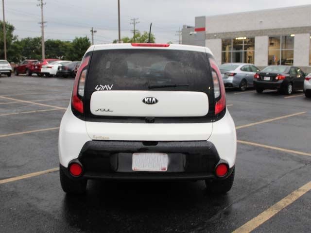 Used 2016 Clear White Kia Plus image 6