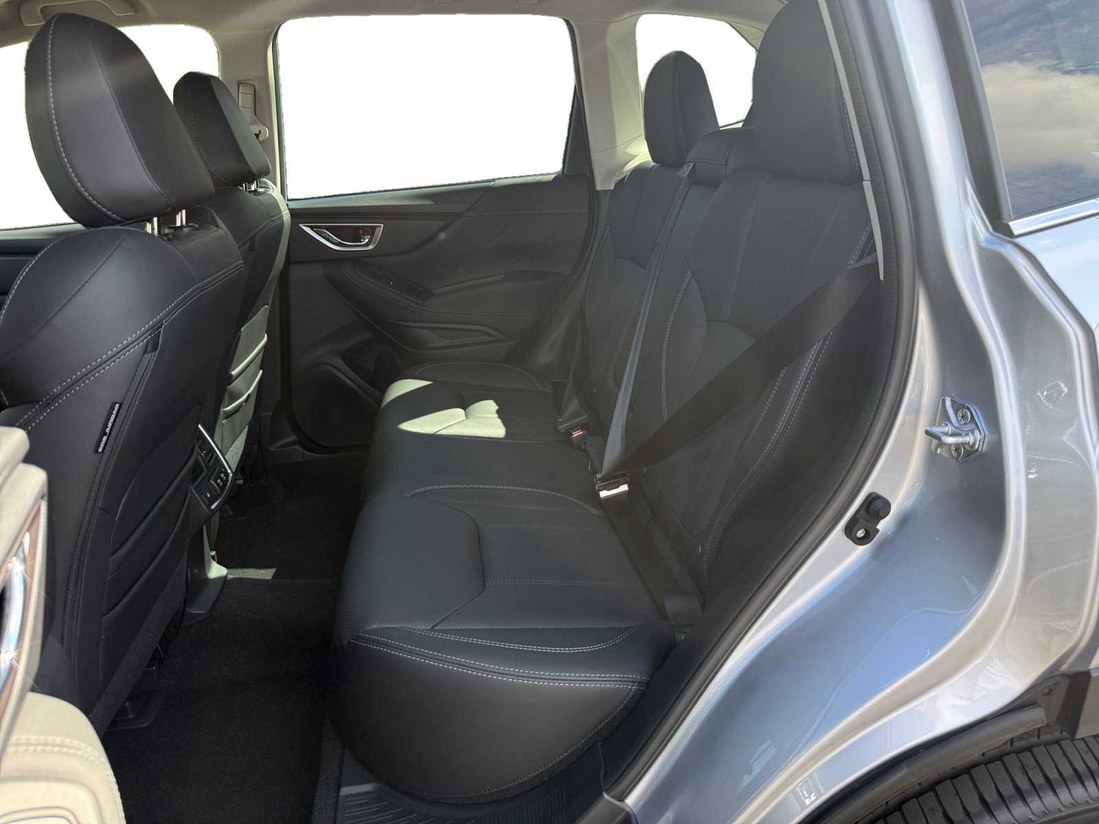 Used 2023 Ice Silver Metallic Subaru Touring image 16