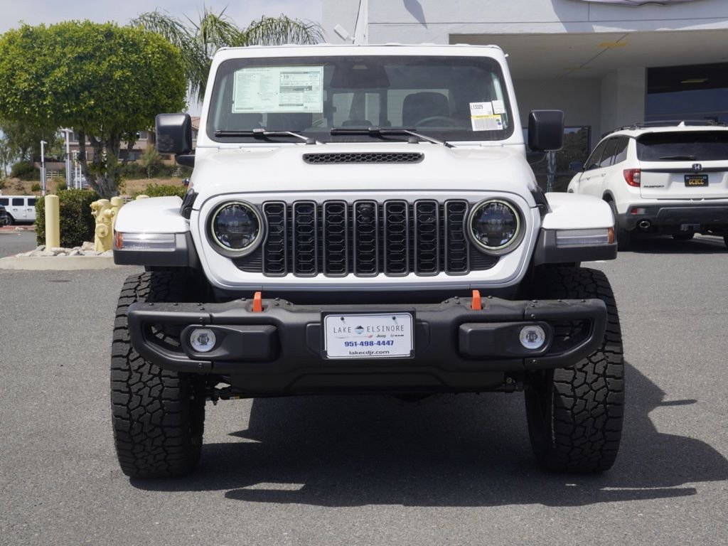 New 2026 Bright White Clear-Coat Exterior Paint Jeep Mojave image 8