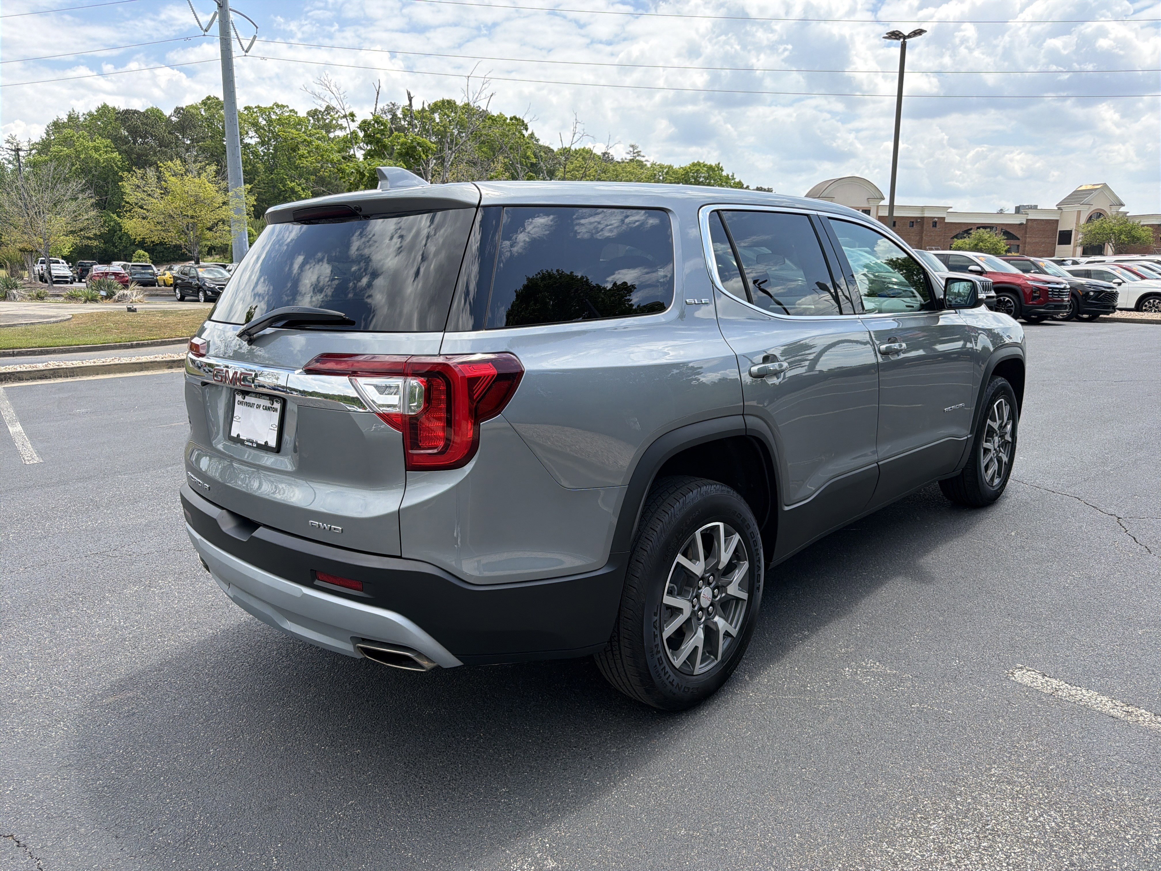 Used 2023 Sterling Metallic GMC SLE image 5