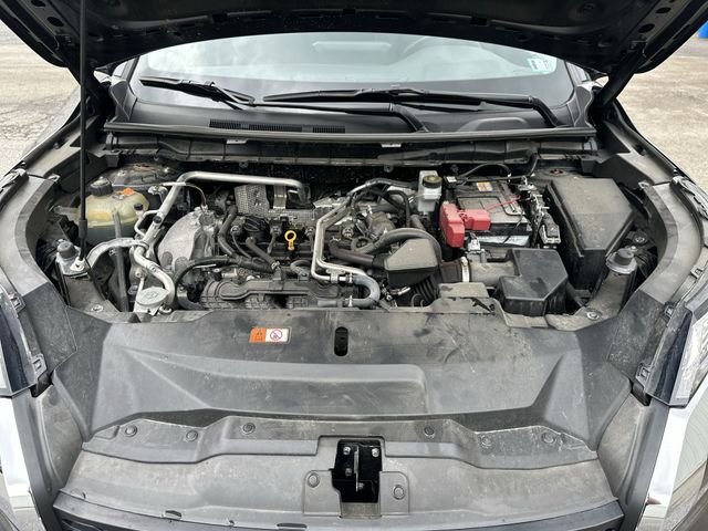 Used 2024 Graphite Gray Mitsubishi SE image 19
