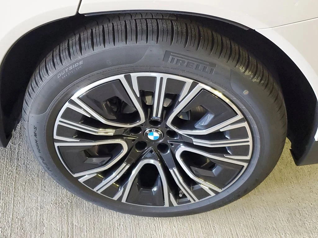 New 2026 Dune Grey Metallic BMW 30 xDrive image 5