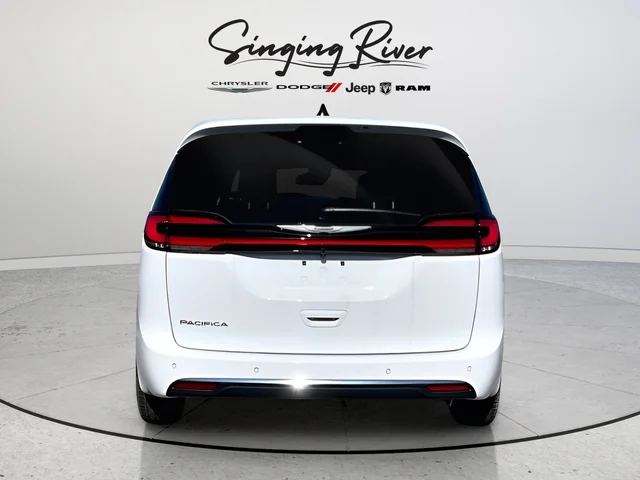 New 2026 Bright White Clear-Coat Exterior Paint Chrysler Select image 4
