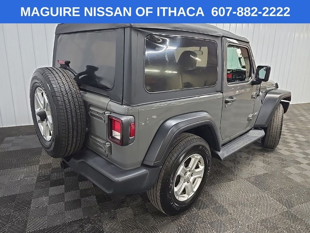 Used 2019 Gray Jeep Sport S image 10