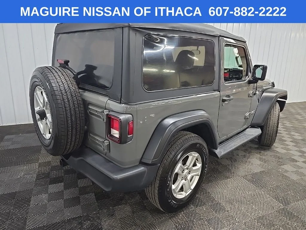 Used 2019 Gray Jeep Sport S image 10