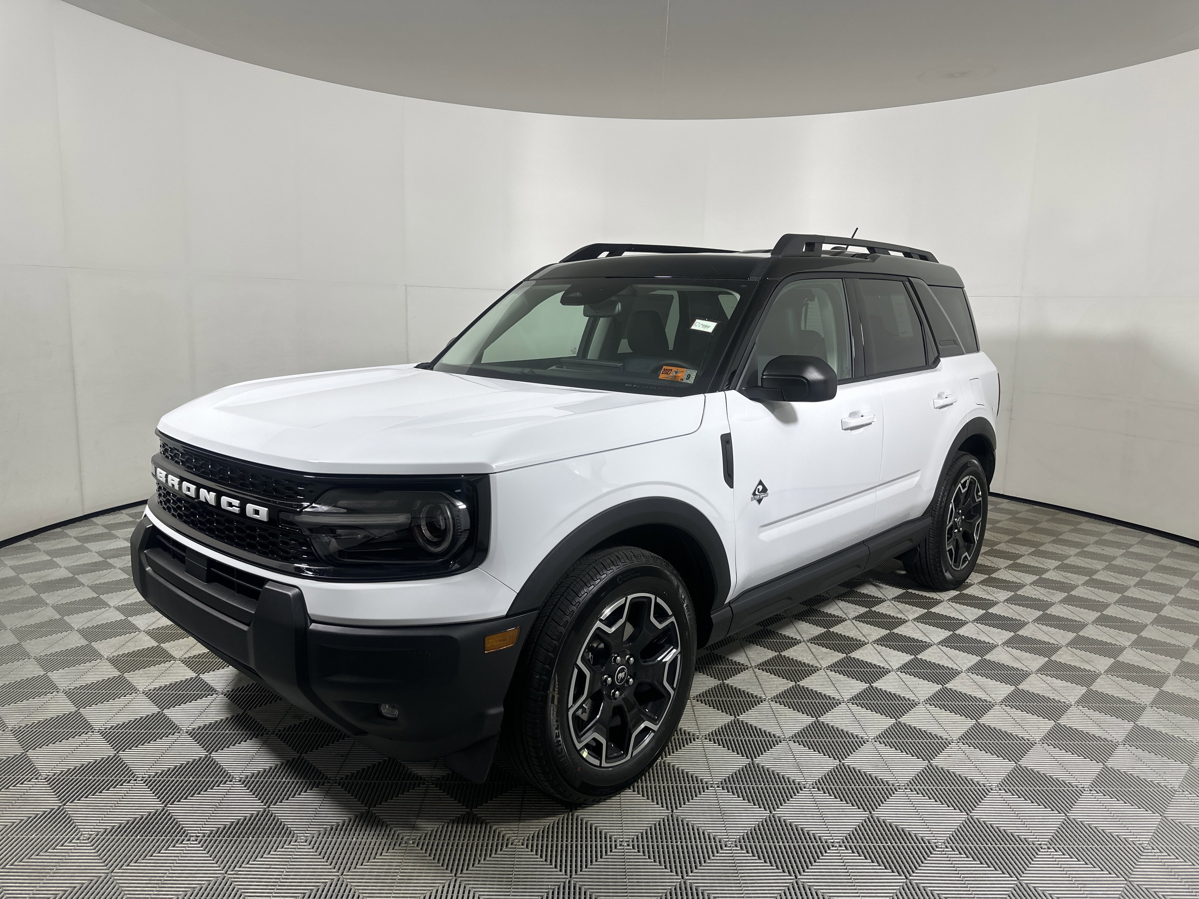 New 2025 OXFORD WHITE Ford Outer Banks image 3