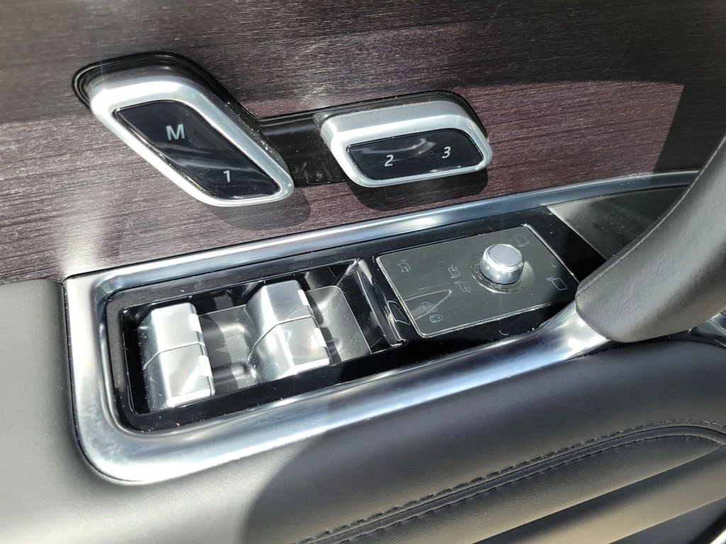 Used 2023 Gray Land Rover SE image 15