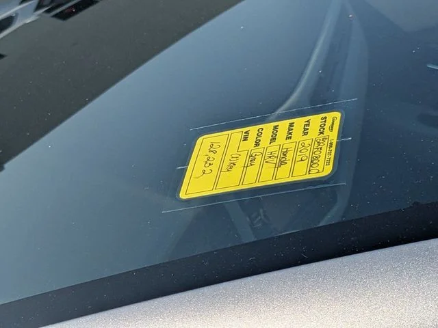 Used 2019 Lunar Silver Metallic Honda LX image 25