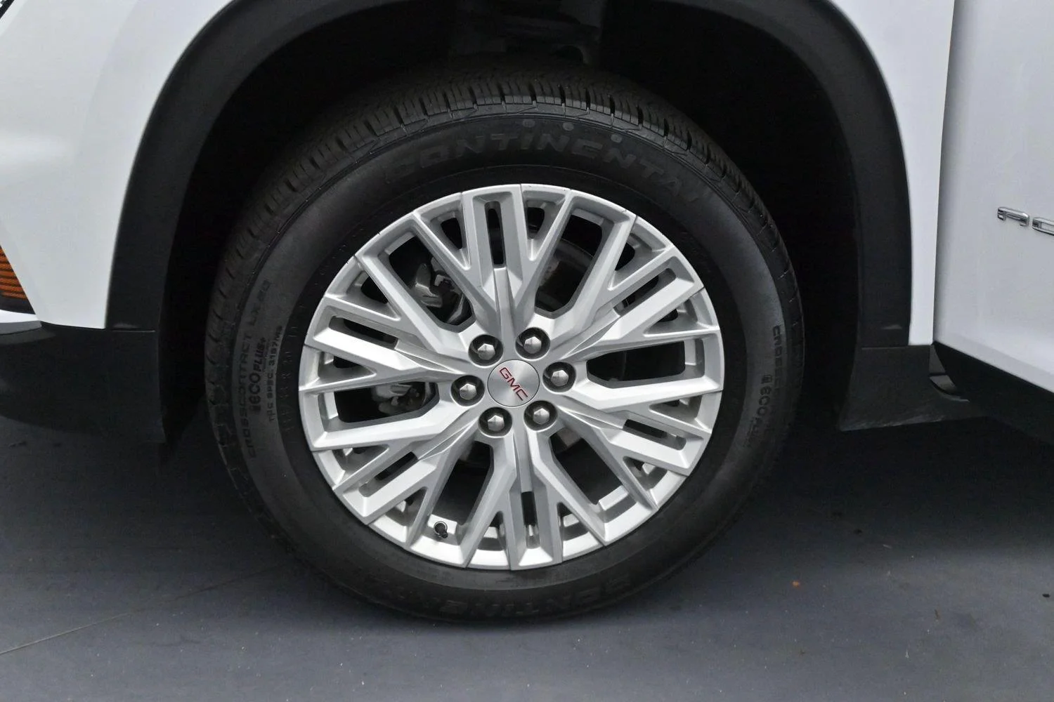 Used 2026 Summit White GMC Elevation image 37