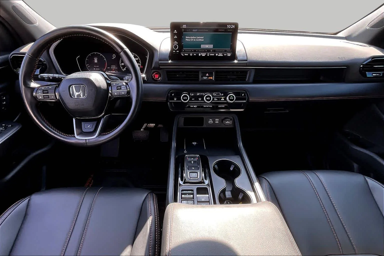Used 2025 Platinum White Pearl Honda TrailSport image 16