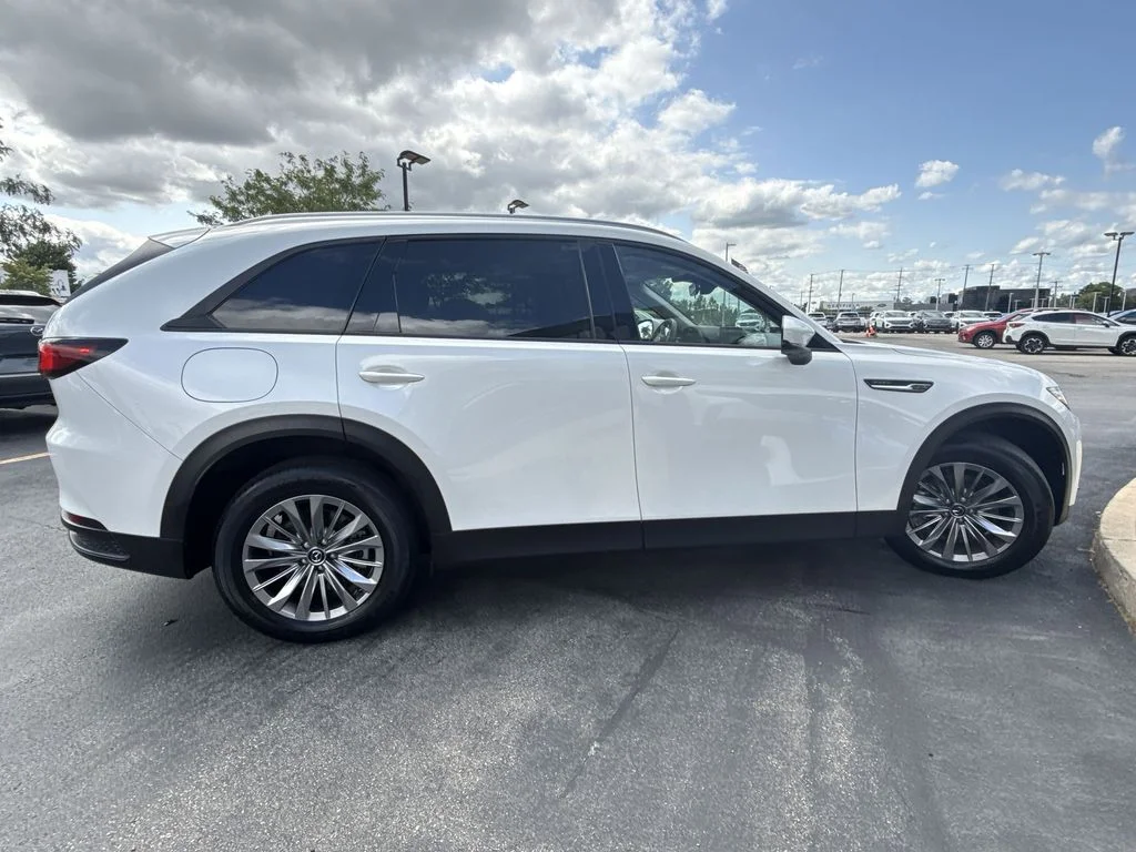 Used 2024 White Mazda Preferred image 4