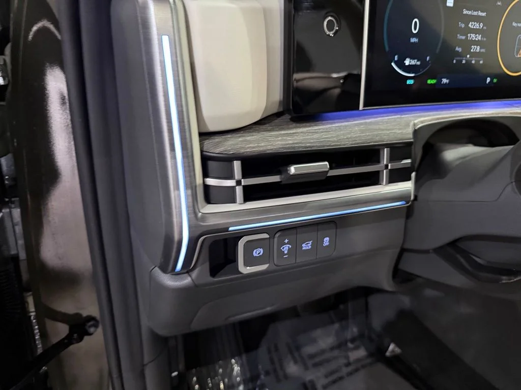 Used 2026 Green Hyundai Limited image 14