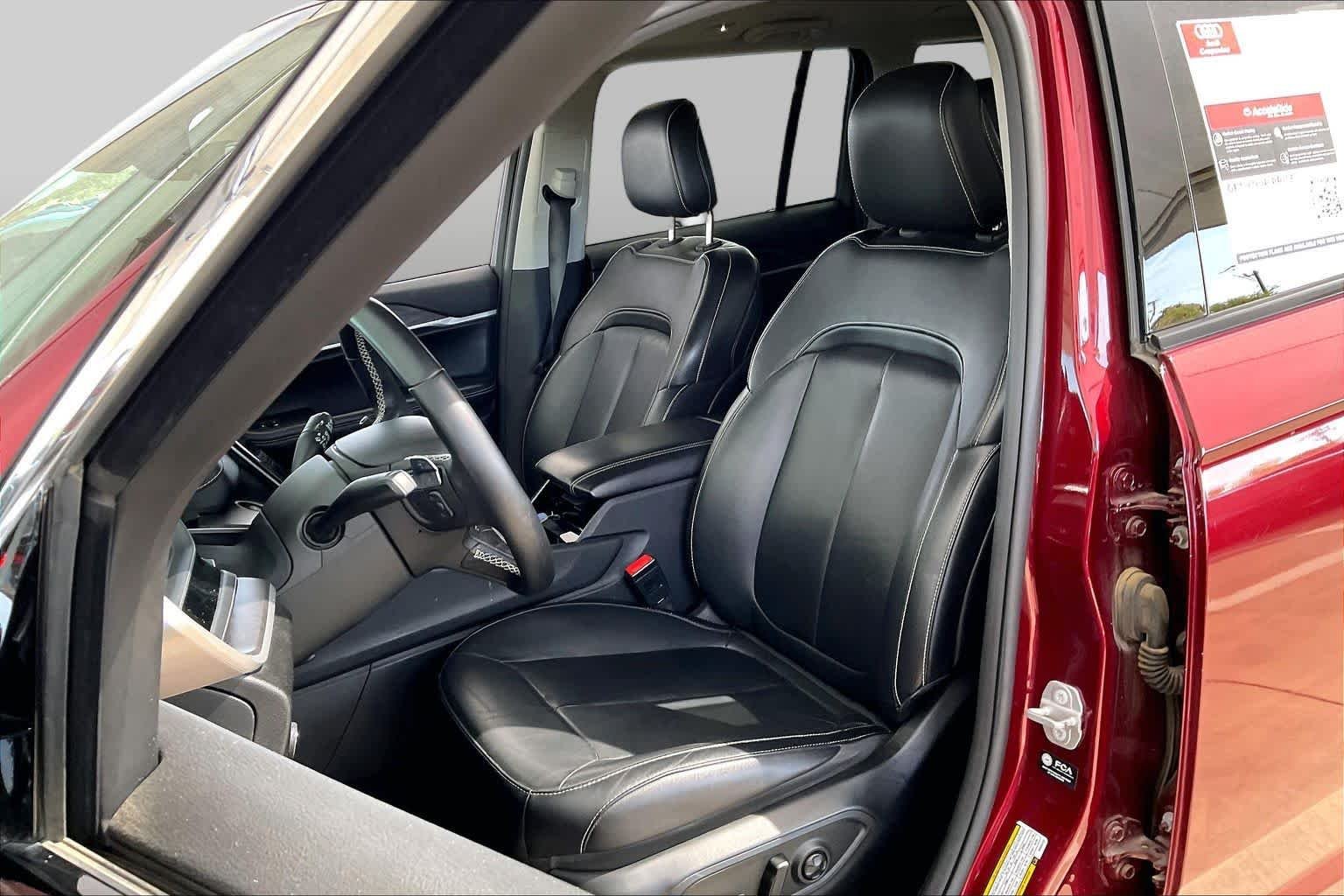 Used 2022 Velvet Red Pearlcoat Jeep Limited image 8