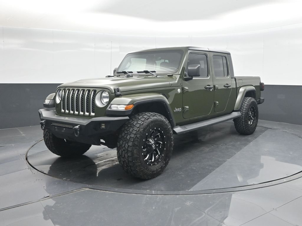 Used 2022 Green Jeep Overland image 1