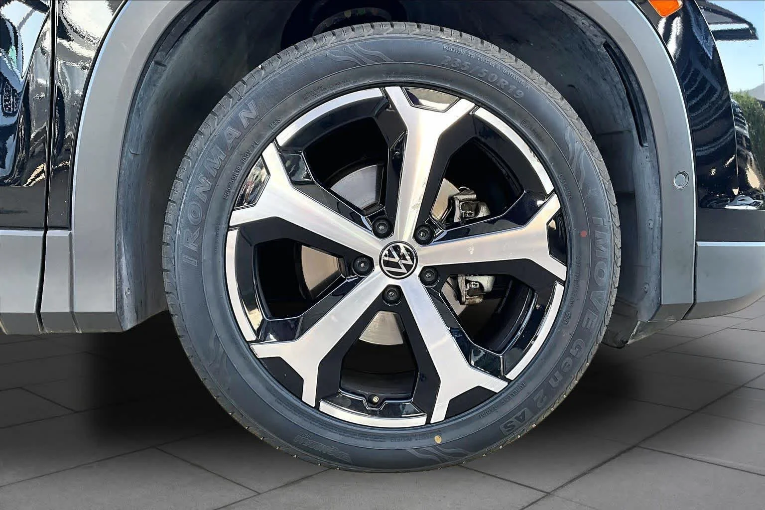 Used 2026 Deep Black Pearl Volkswagen SE image 9