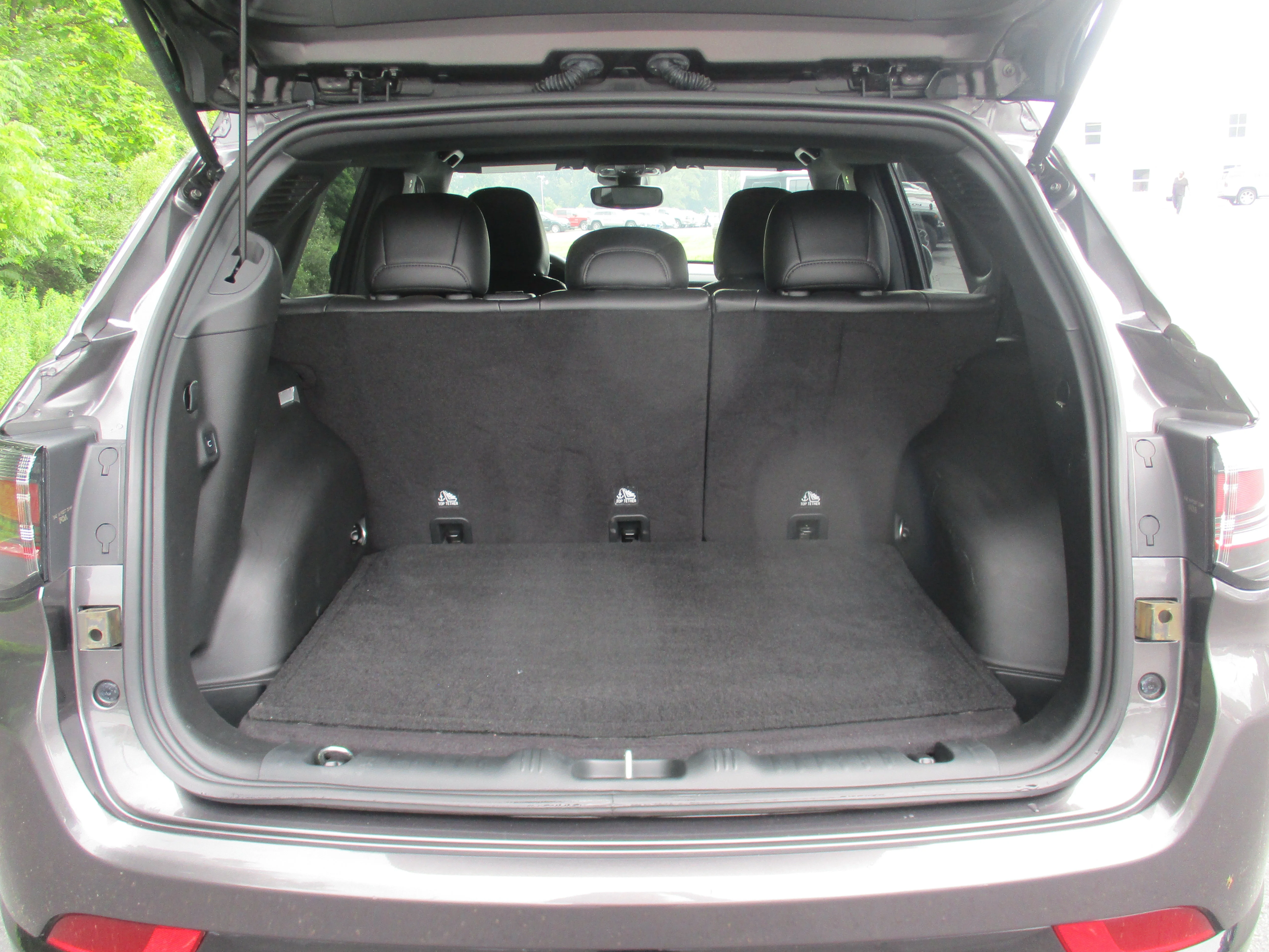 Used 2023 Granite Crystal Metallic Clearcoat Jeep Limited image 43