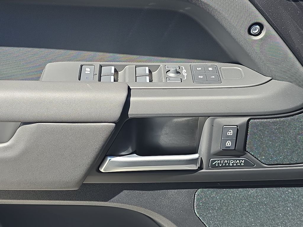 New 2026 Carpathian Grey Land Rover X-Dynamic SE image 28