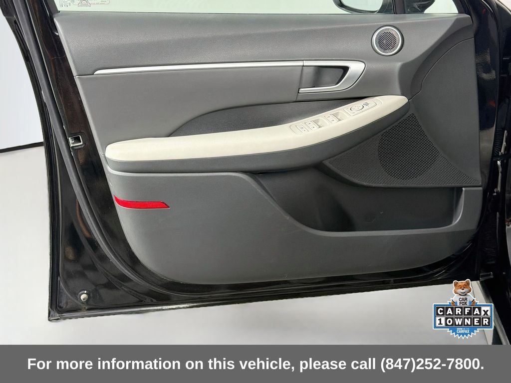 Used 2025 Abyss Black Hyundai SEL image 17
