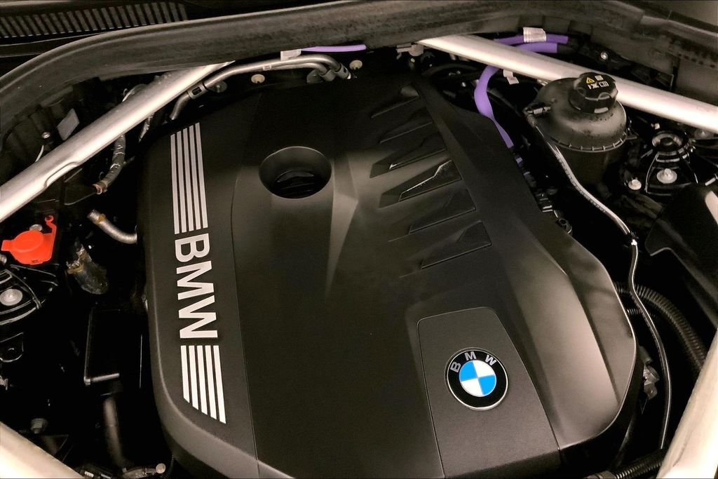 Used 2026 Black Sapphire Metallic BMW  image 31