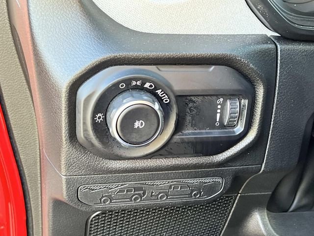 Used 2025 Red Jeep Sport S image 23